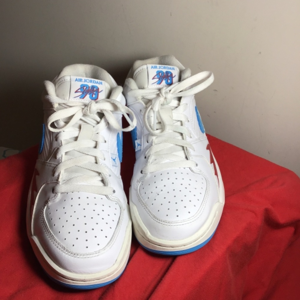 🔥😎Jordan’s women’s Stadium 90; white/powder blue, size 9, see photos, 🔥 - Picture 10 of 10